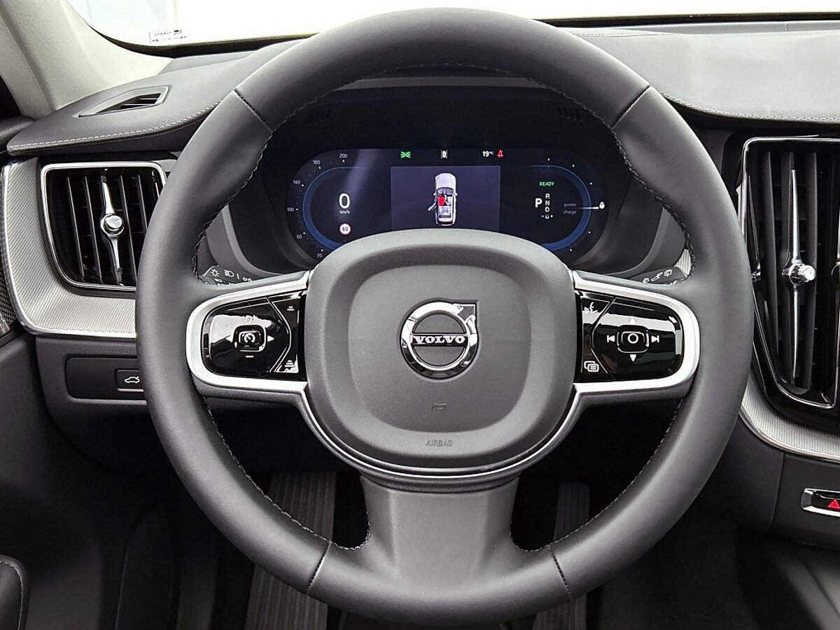 49302489 volvo xc60 2 0 t6 awd ultra dark 76