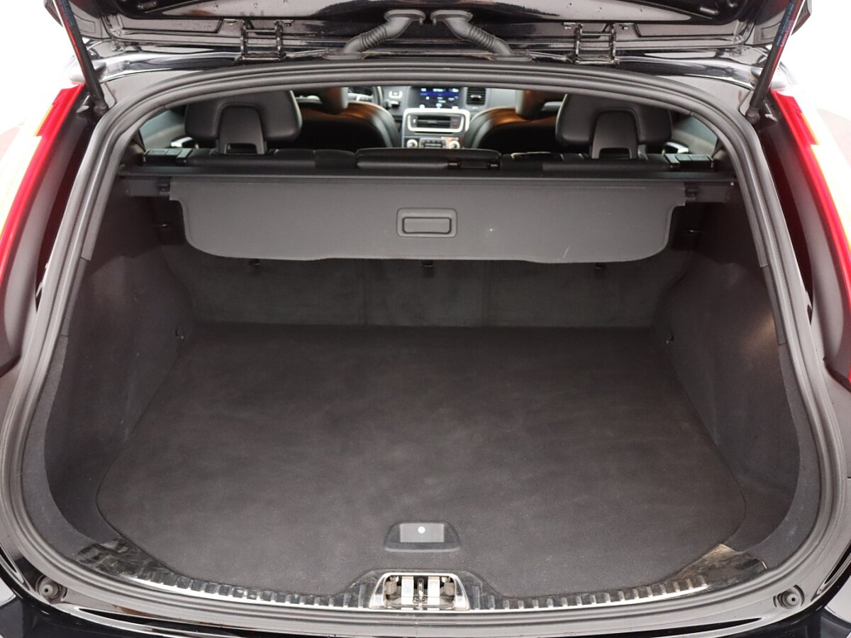 36050213 volvo v60 1 5 t3 r design 94