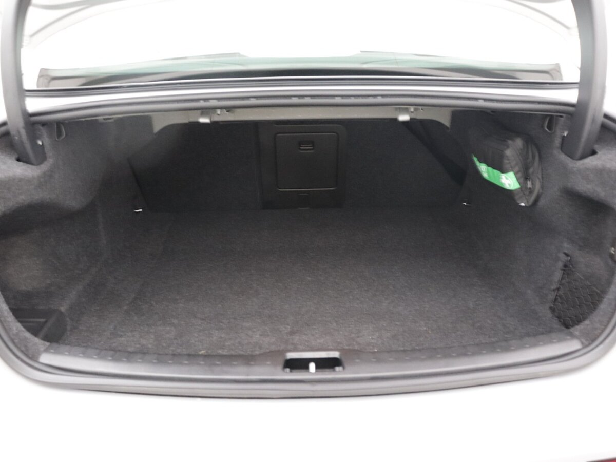 37256560 volvo s60 2 0 b4 plus dark lederen bekleding 360 camera fb2940