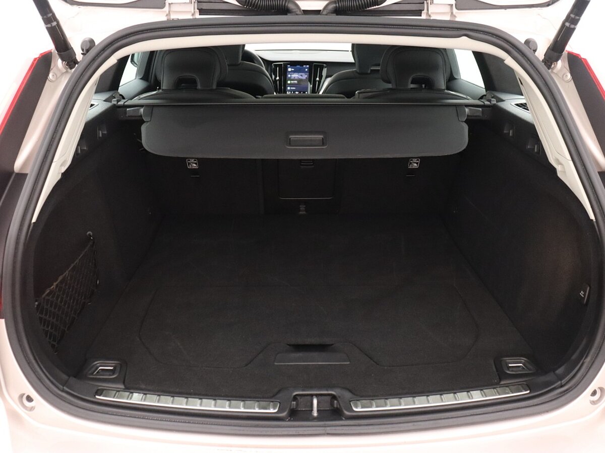 41451043 volvo v60 2 0 b3 plus dark panorama dak trekhaak lighting pack f9e37b