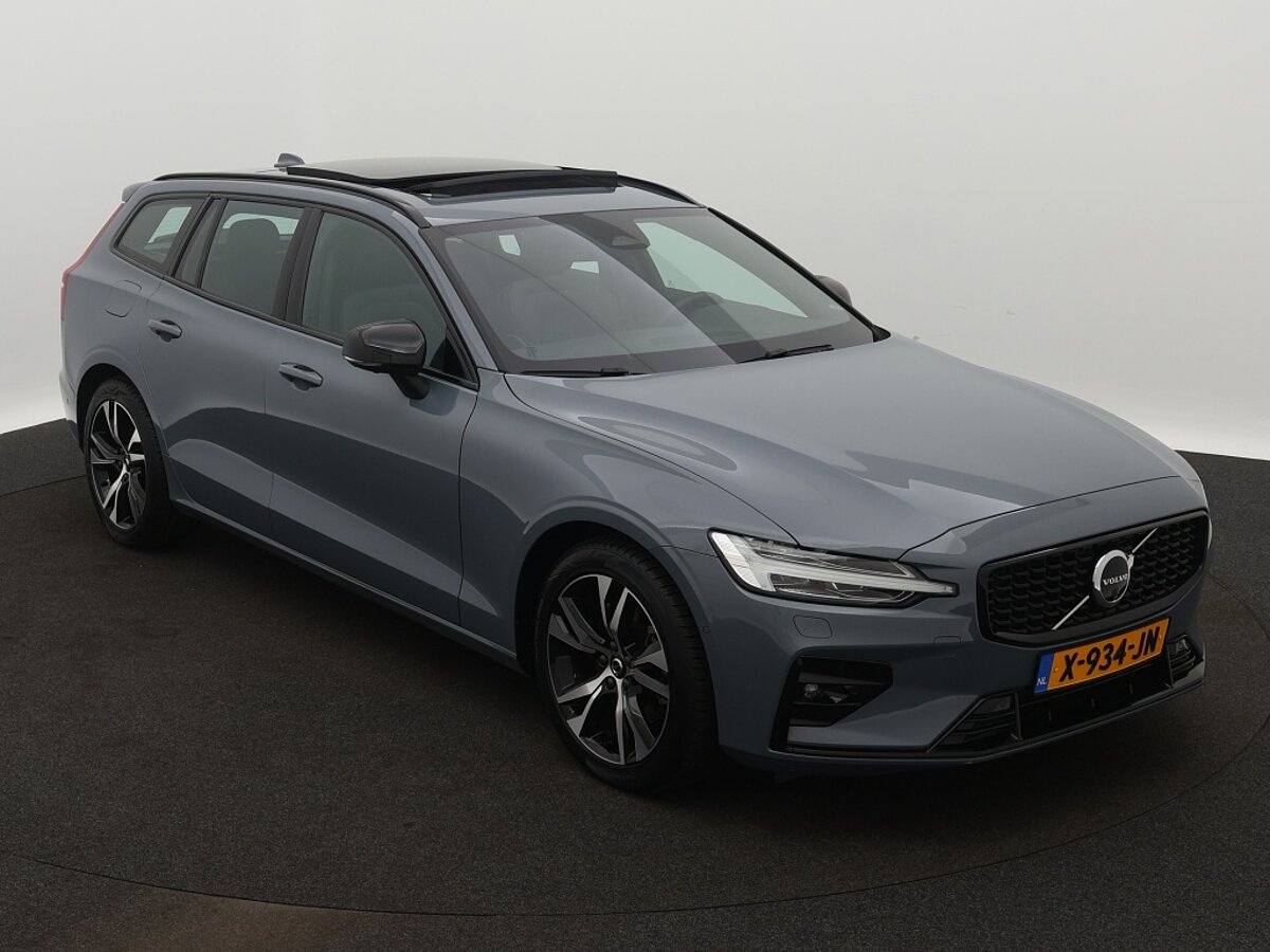 42420857 volvo v60 2 0 b3 plus dark panoramadak harman kardon trekhaak 360 7 08