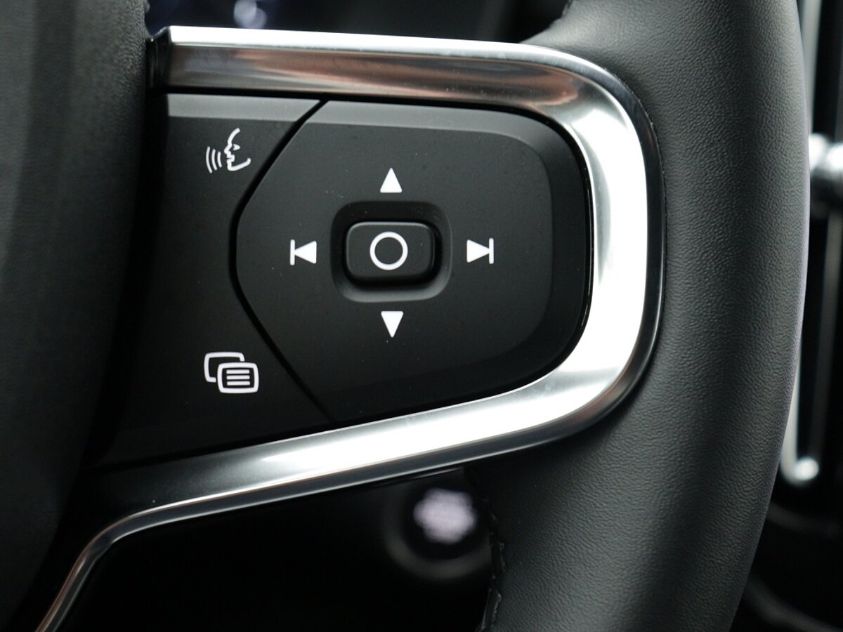 44035279 volvo xc40 1 5 t4 plus dark 360a camera 78