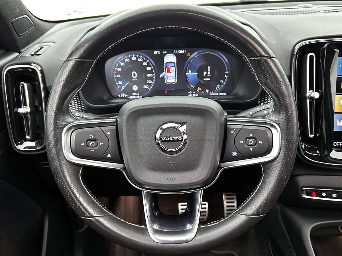 46739746 volvo xc40 1 5 t5 recharge r design panoramadak trekhaak 360a camera 02