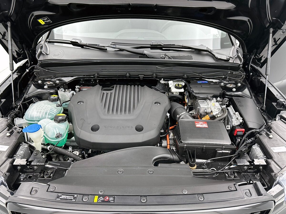 46990970 volvo xc40 1 5 t4 recharge r design 24