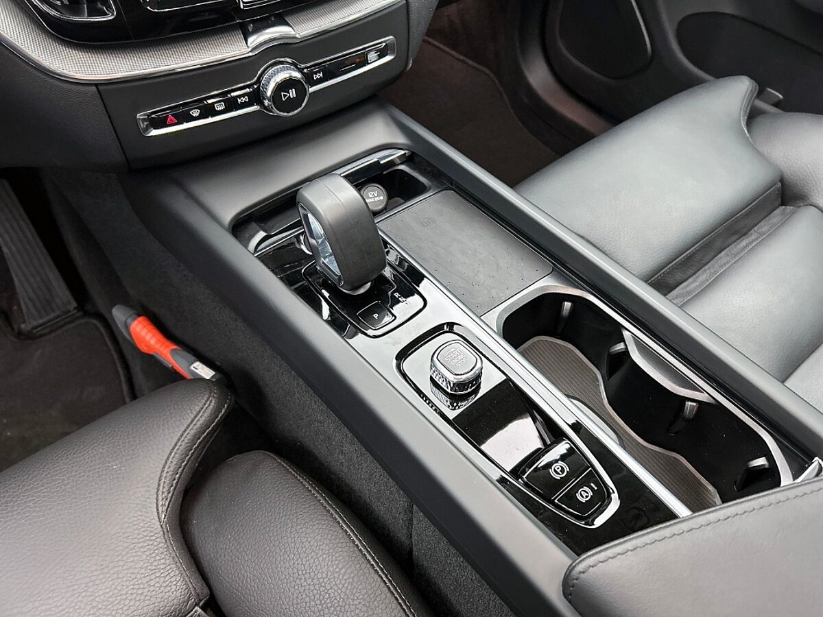 47302628 volvo xc60 2 0 t6 awd plus dark ledere bekleding trekhaak panoramisch 13