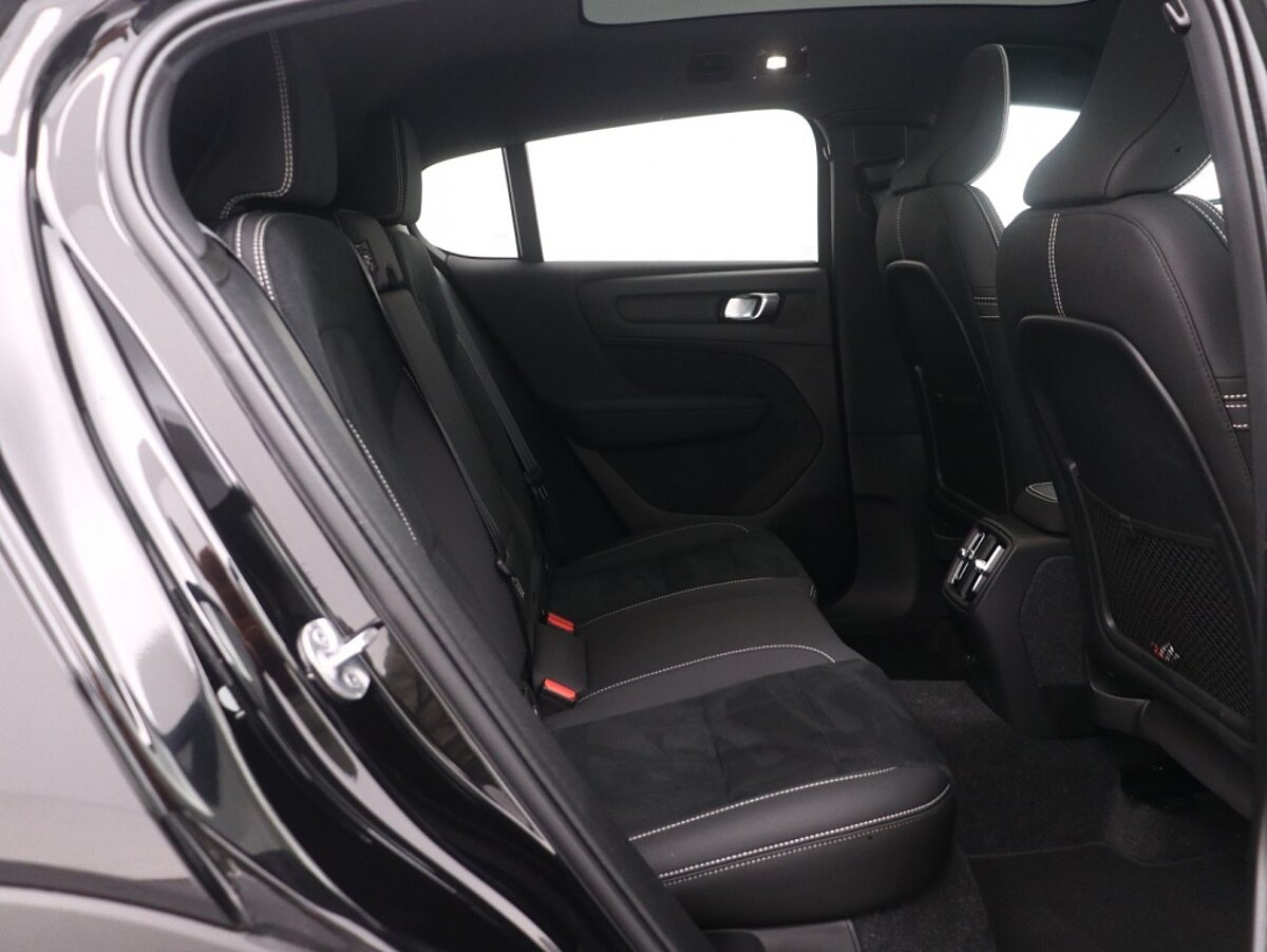 42438640 volvo c40 extended range core 82 kwh climate pakket 68
