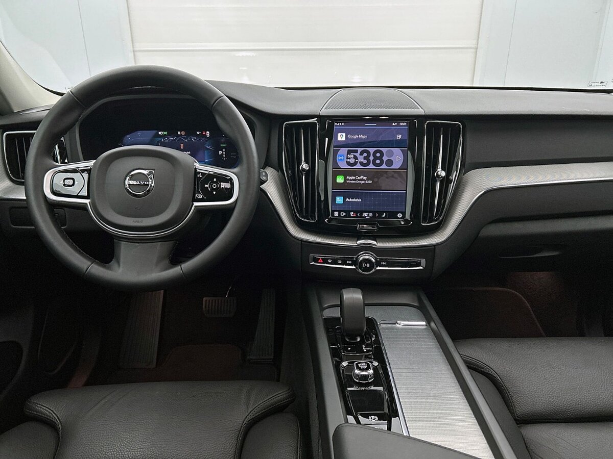 43680818 volvo xc60 2 0 t8 awd plus dark harman kardon panoramadak 21 lm velg 58