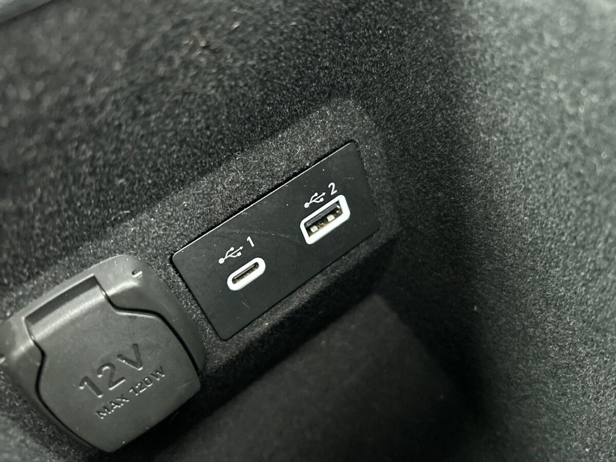46583727 lynk co 01 1 5 phev business ed 1800kg trekvermogen 360 camera clima 41