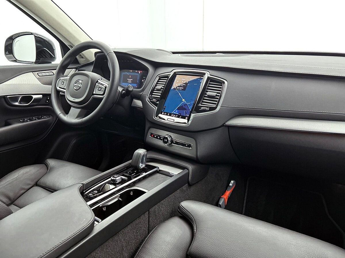 46666036 volvo xc90 2 0 t8 awd u dark 32