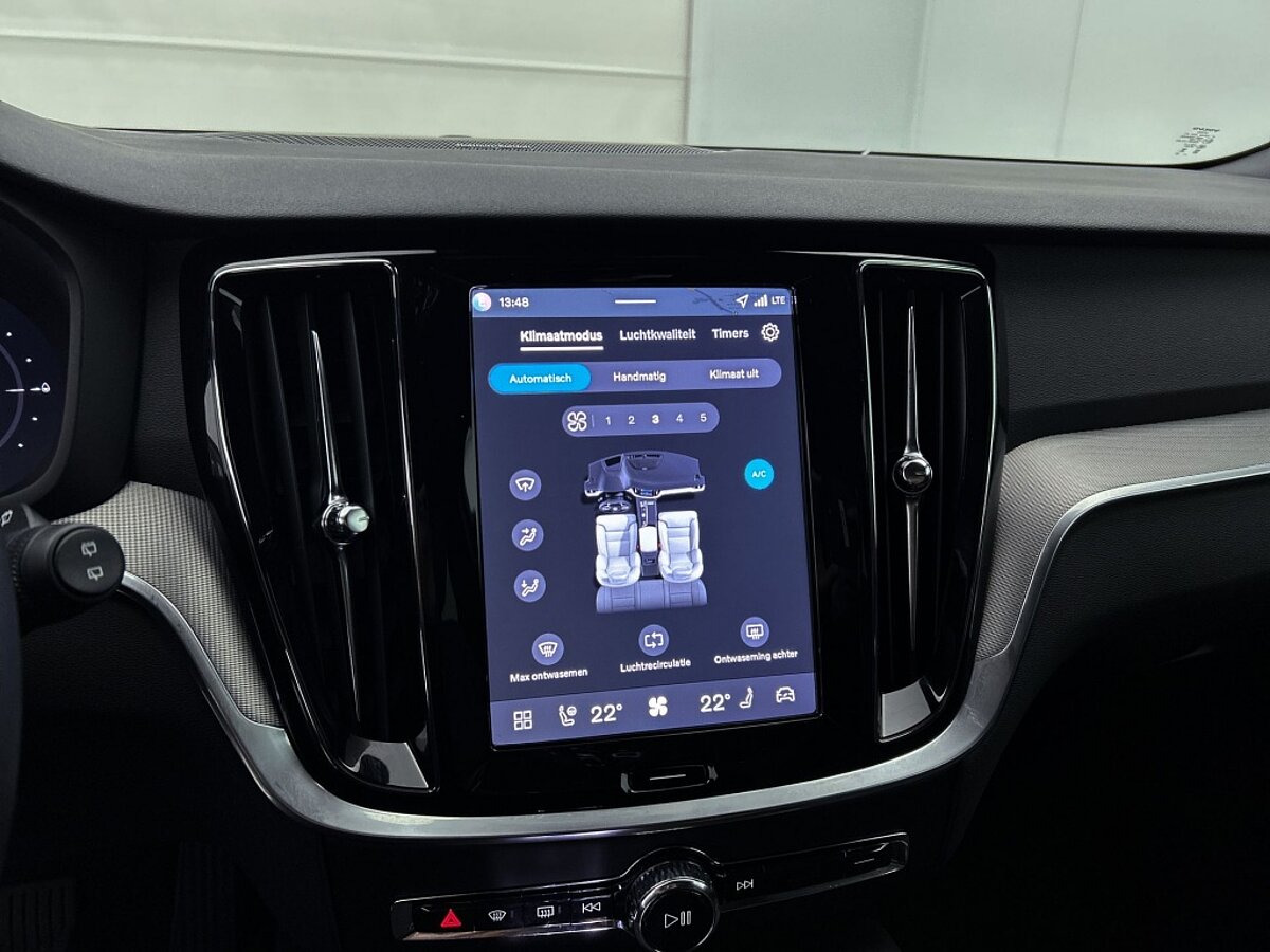 48563053 volvo v60 t6 plus dark panoramadak 19 velgen gentint glas 08