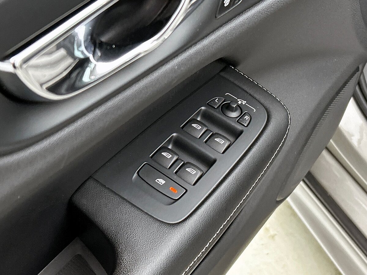 48741197 volvo v60 t6 awd 20 inch pano stoelventilatie 360 styling kit 78