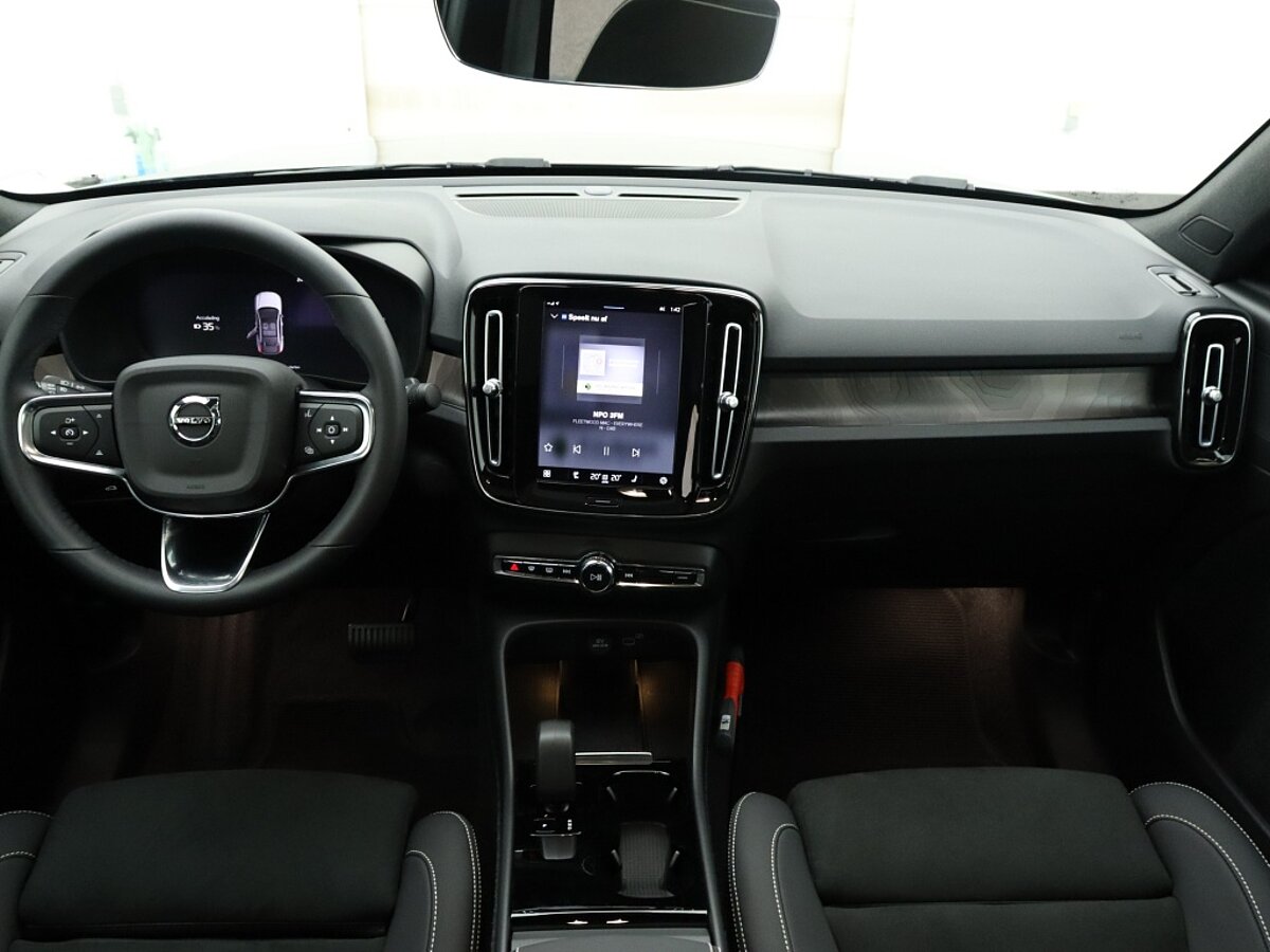 35108872 volvo c40 recharge 231pk plus 5 02