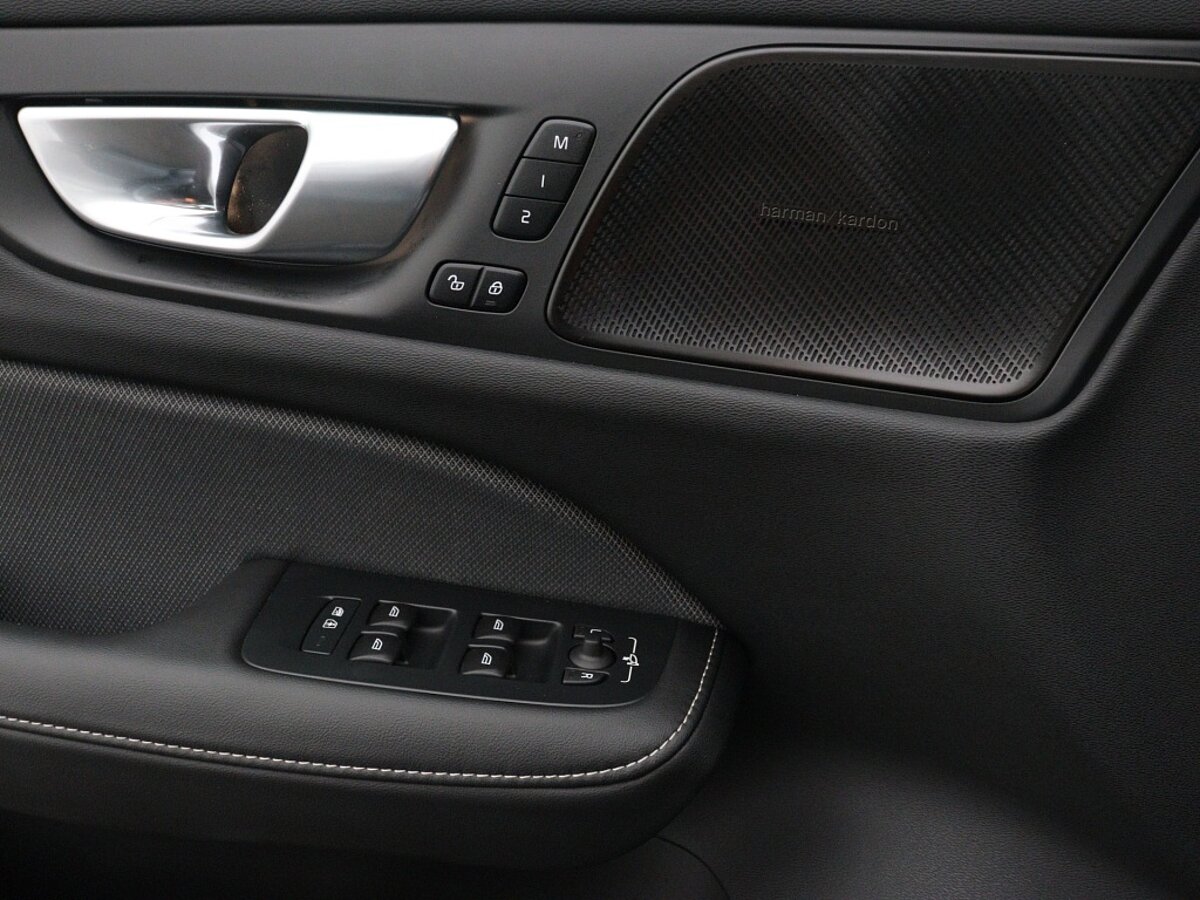 42420857 volvo v60 2 0 b3 plus dark panoramadak harman kardon trekhaak 360 5685c5