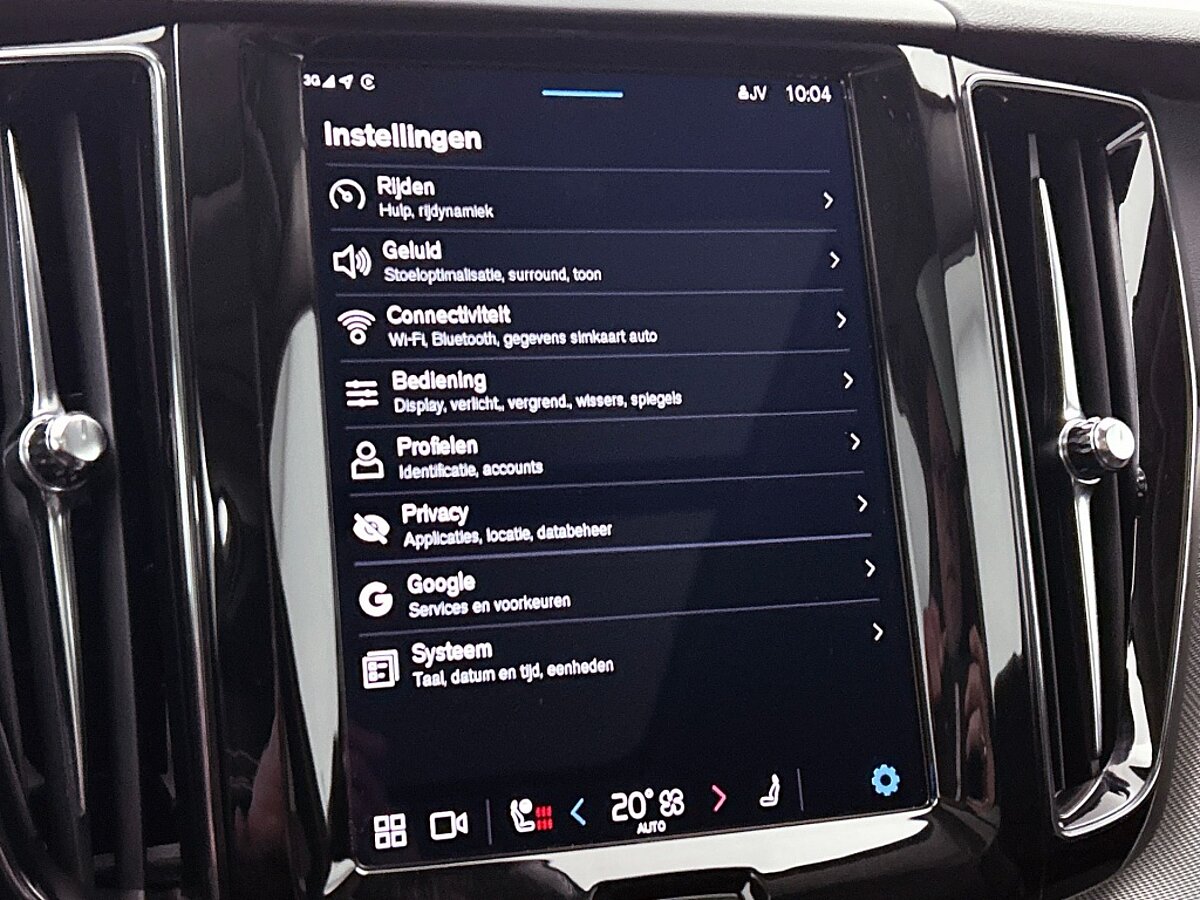 43680818 volvo xc60 2 0 t8 awd plus dark harman kardon panoramadak 21 lm velg 9 01