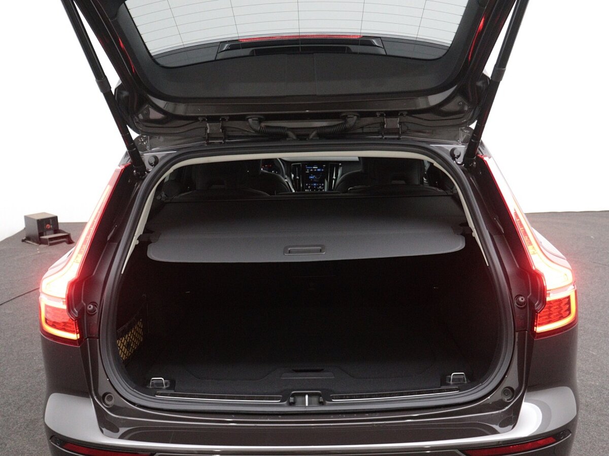 45734638 volvo v60 b4 plus dark 19 lm panoramadak 22