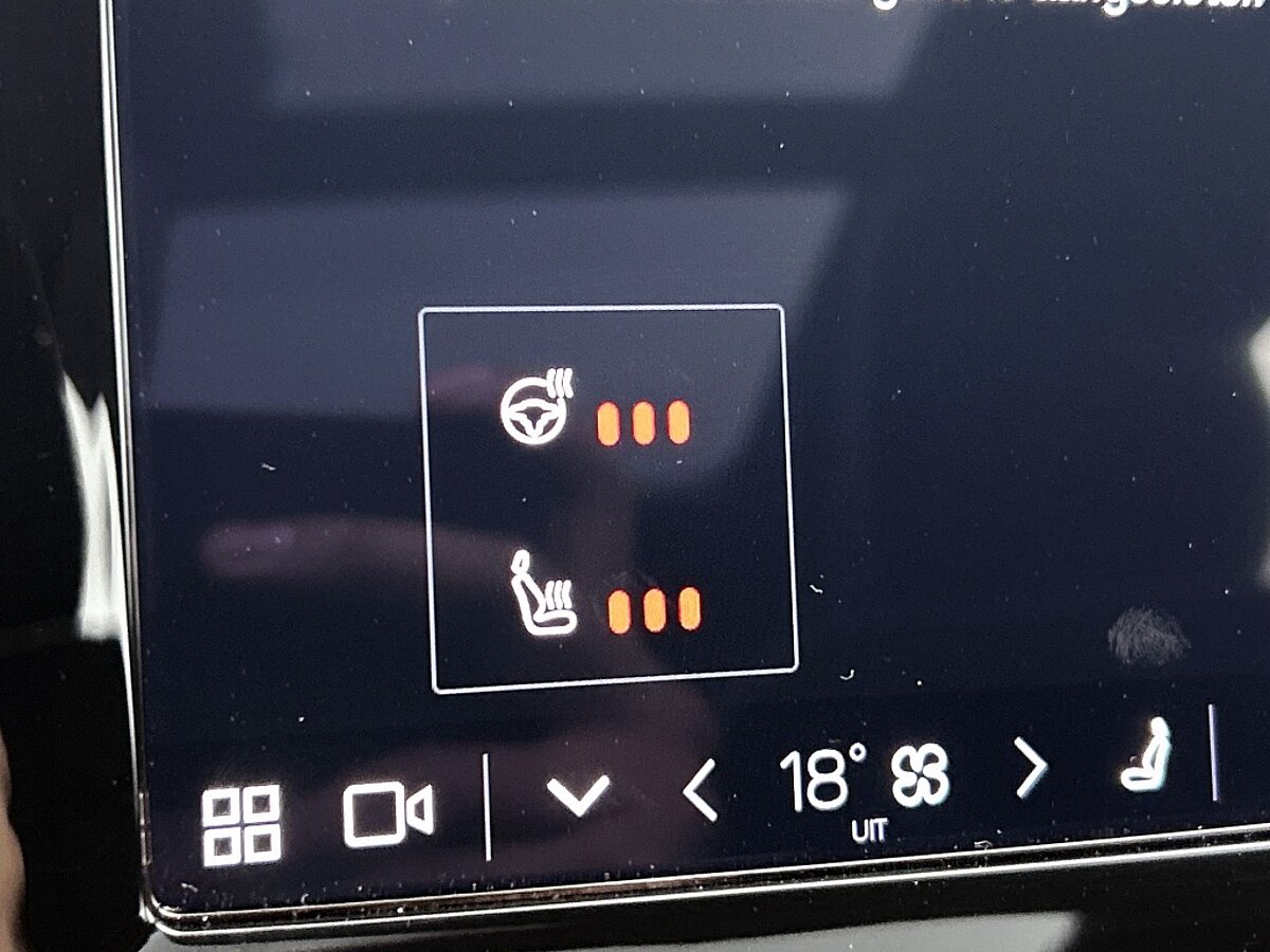 46742271 volvo xc40 extended range ultimate 82 kwh 20inch velgen panoramadak 8 01