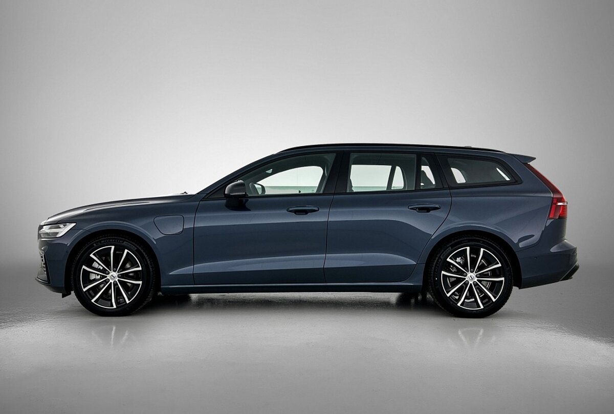 47540135 volvo v60 2 0 t6 awd plus dark trekhaak sportstoelen 2 01
