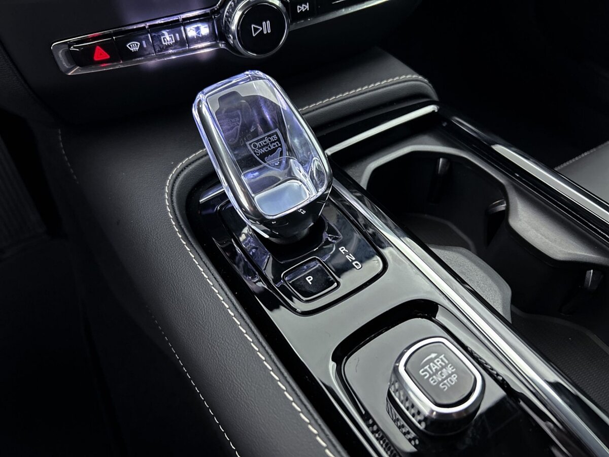 48563053 volvo v60 t6 plus dark panoramadak 19 velgen gentint glas 9 01