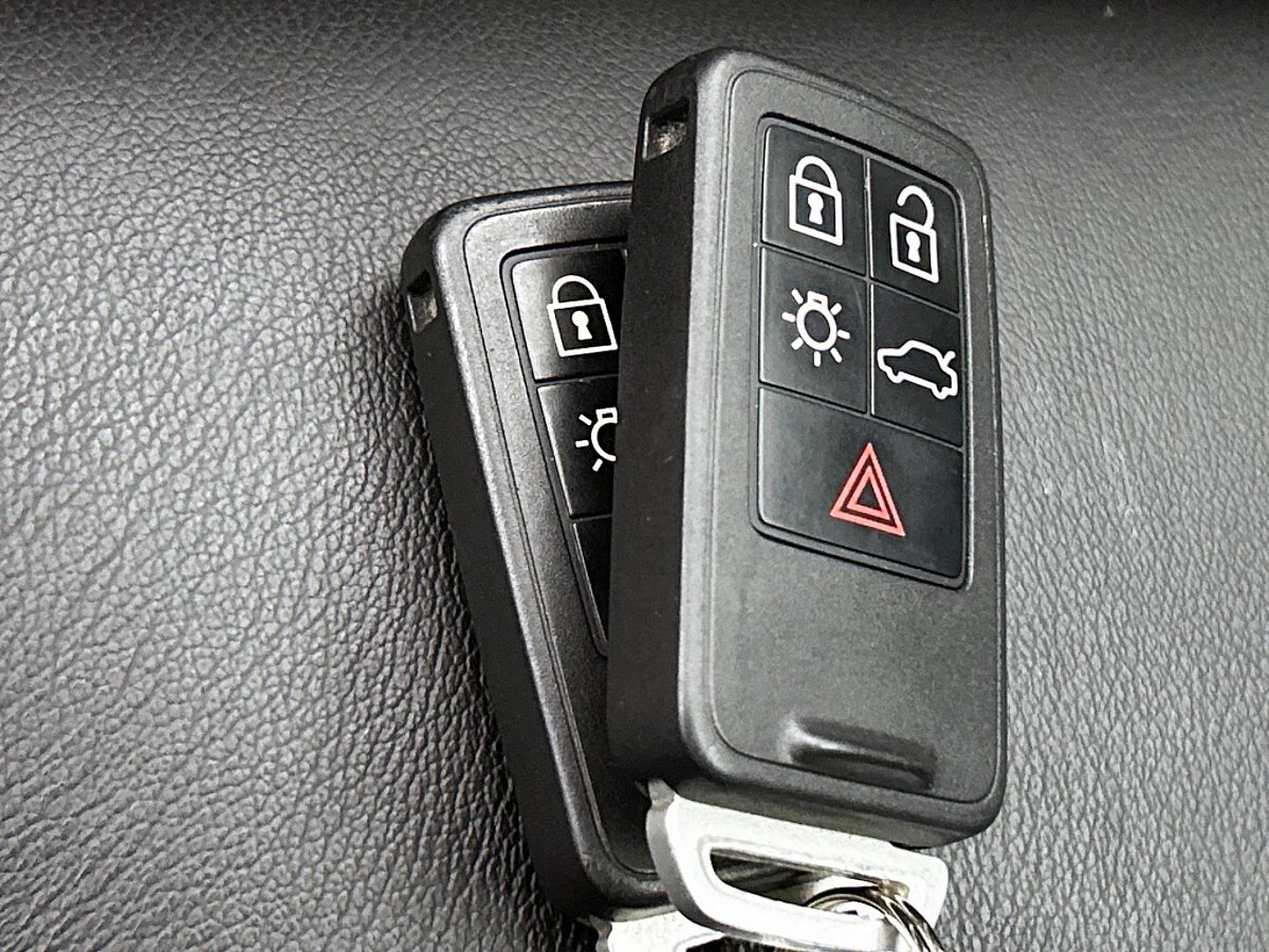 49484294 volvo v40 cross country 1 5 t3 polar luxury trekhaak panoramadak harman kardon 63