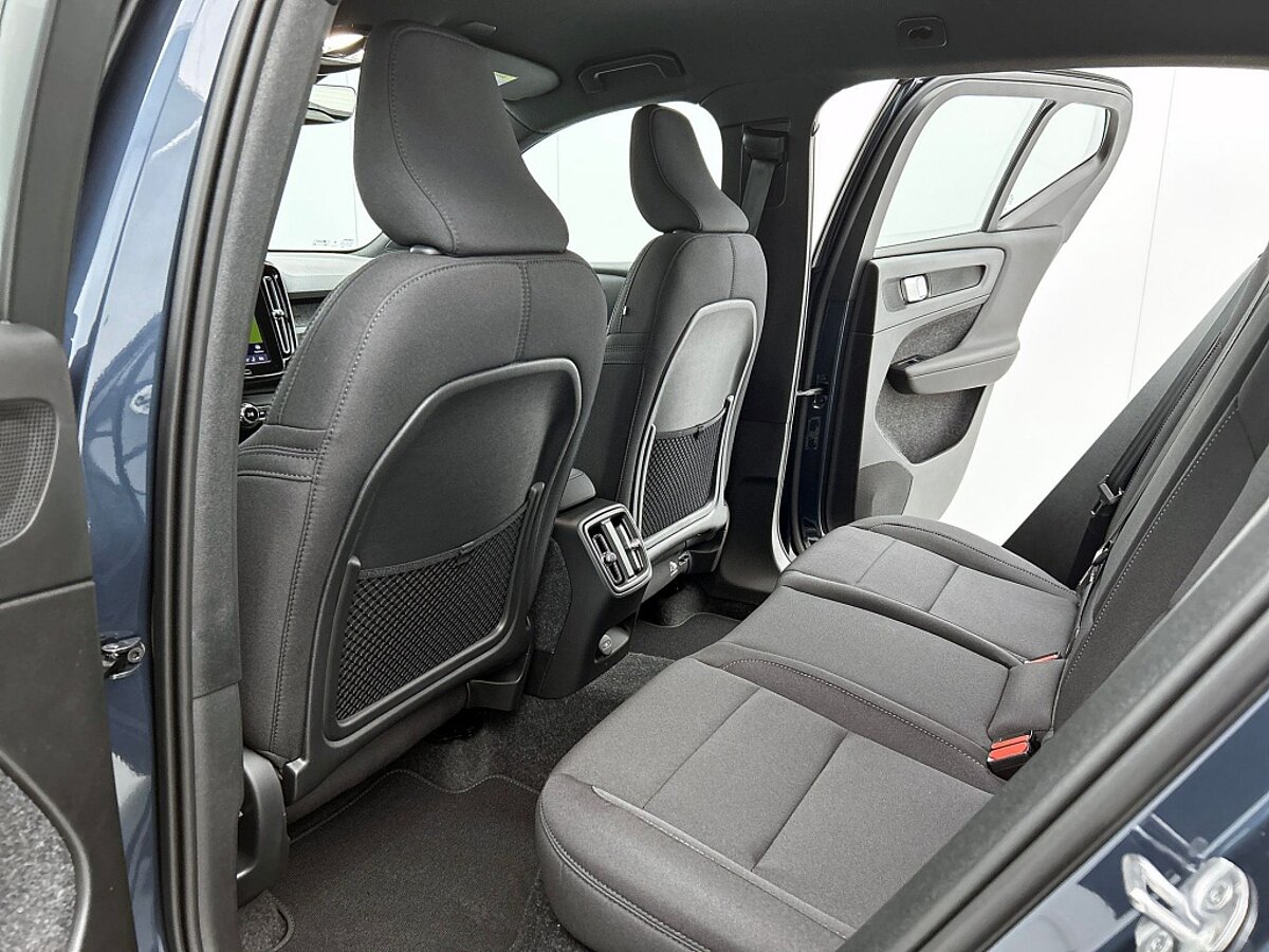 46536155 volvo ex40 extended range plus dark 82kwh 95