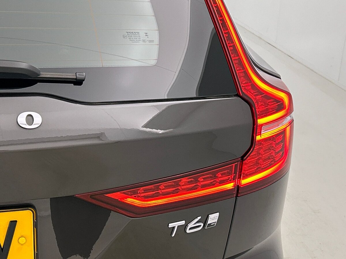 49833852 volvo v60 2 0 t6 awd plus dark trekhaak leder camera 360 harman ka 58