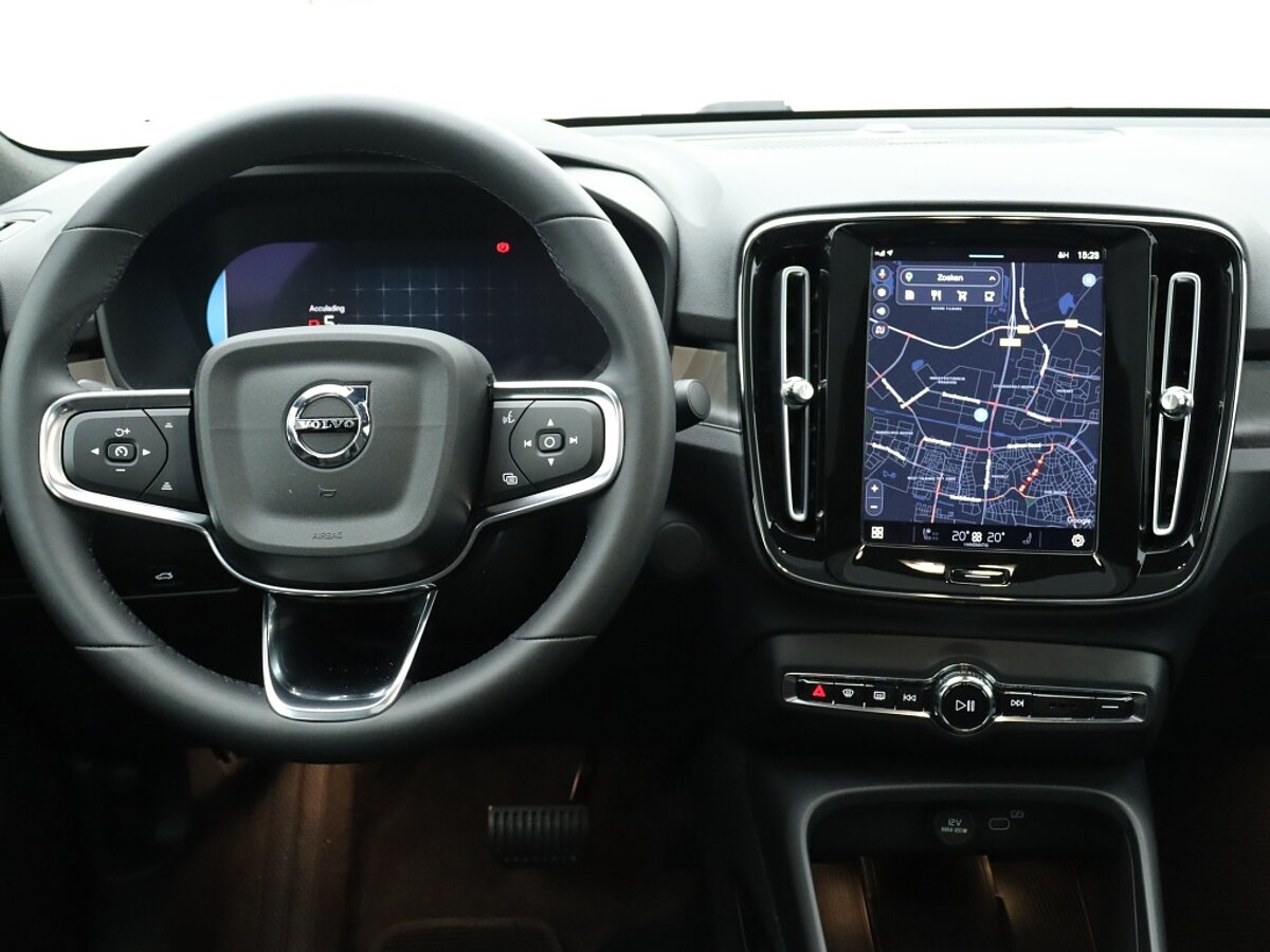 36079802 volvo c40 recharge ultimate 69 kwh 6 06