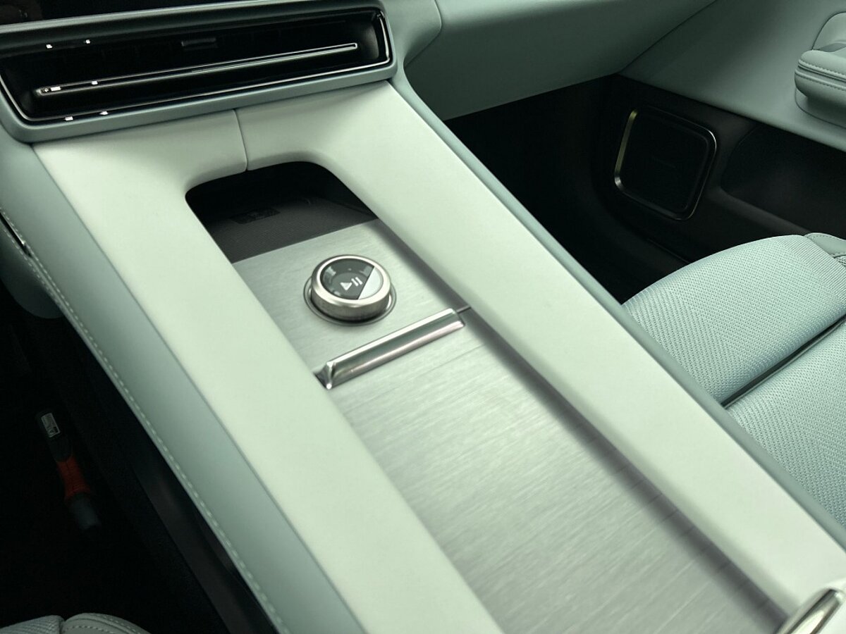 47070727 polestar 4 long range single motor 100 kwh pilot plus pro tailored knit 37
