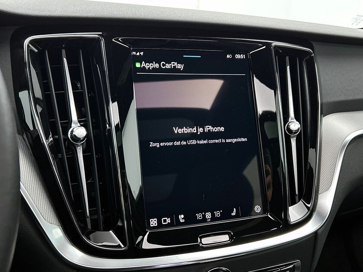 47895954 volvo v60 2 0 t6 black edition panorama dak 360 trekhaak sportled 64