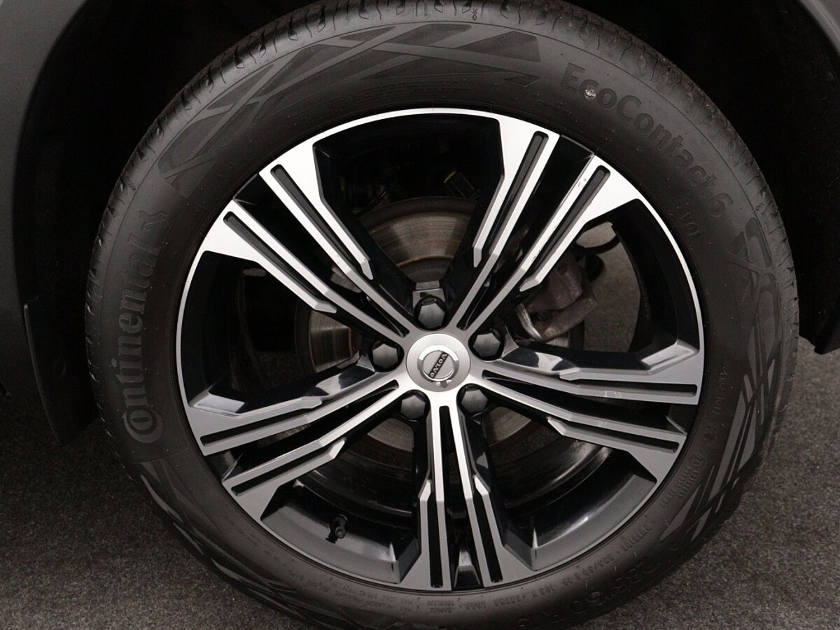 44136153 volvo xc40 1 5 t3 inscription 24