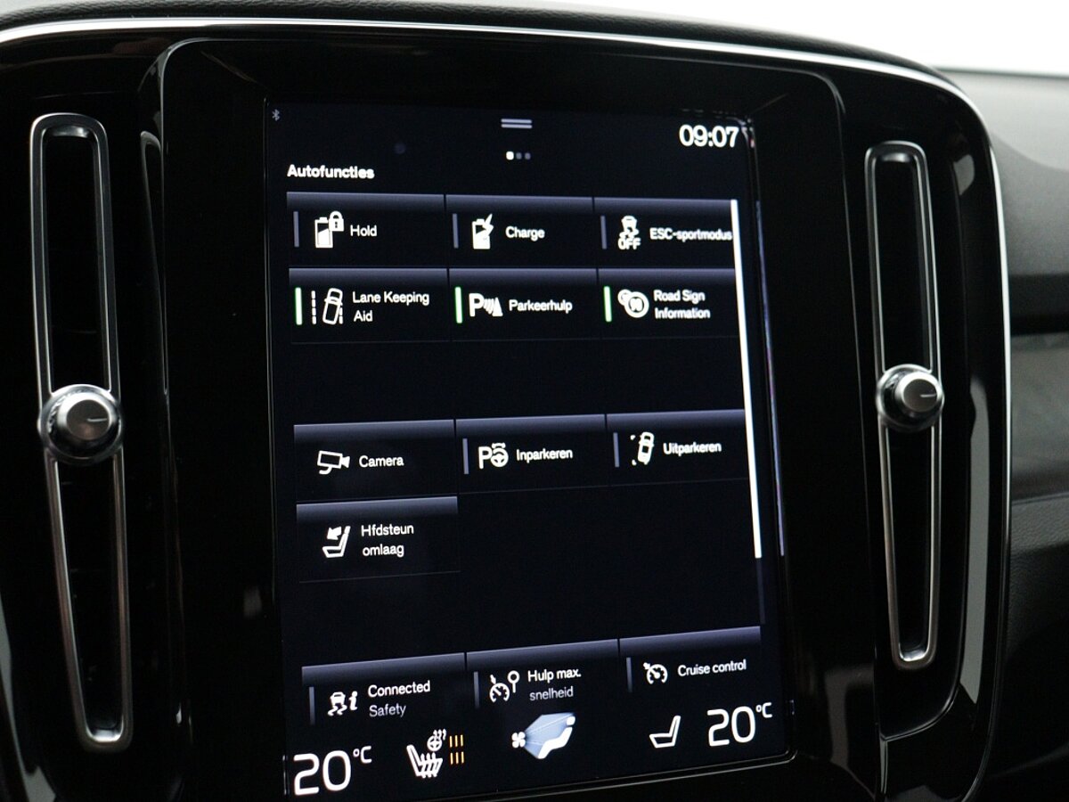 44288600 volvo xc40 1 5 t4 recharge plus bright 57