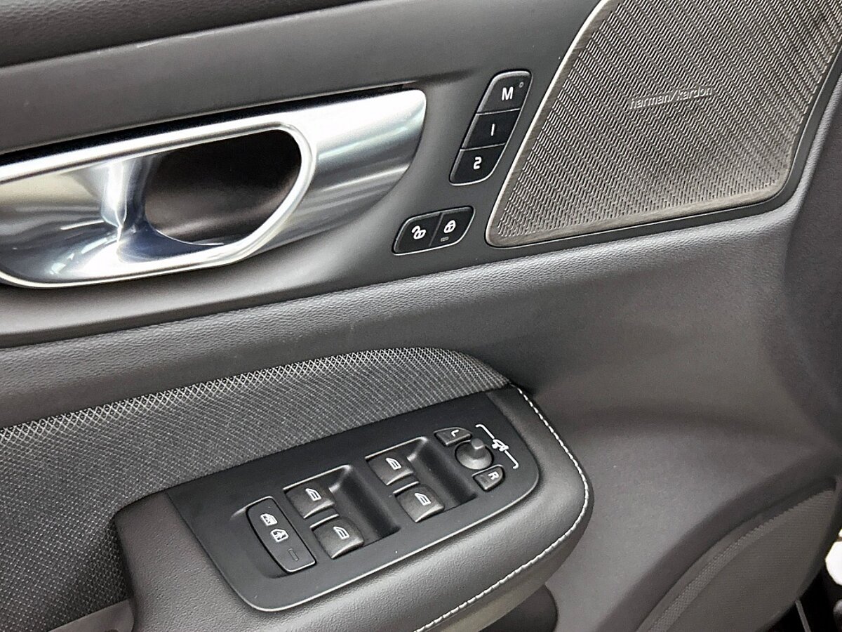 49294915 volvo v60 2 0 t6 awd plus dark trekhaak harman kardon leder 34