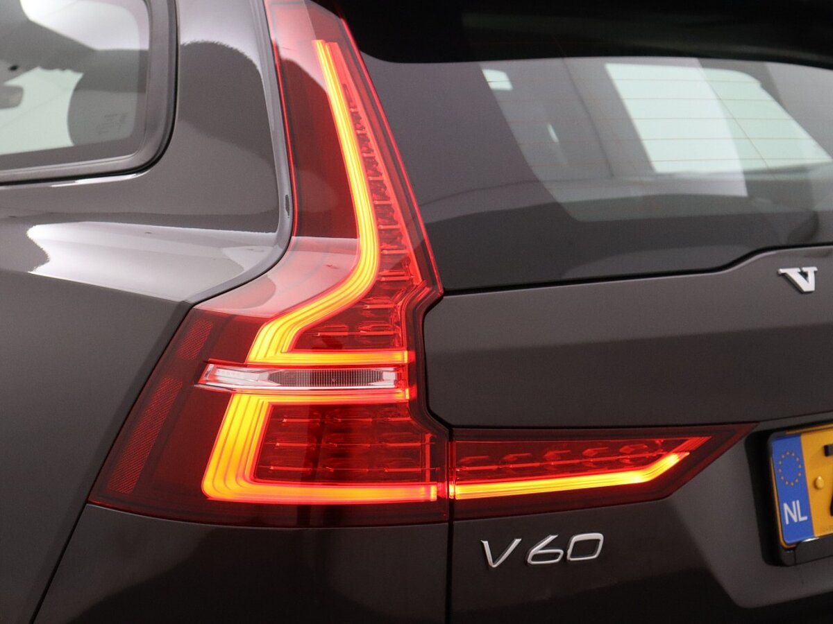 43976401 volvo v60 2 0 b3 essential edition driver assist climate pack trekha 44