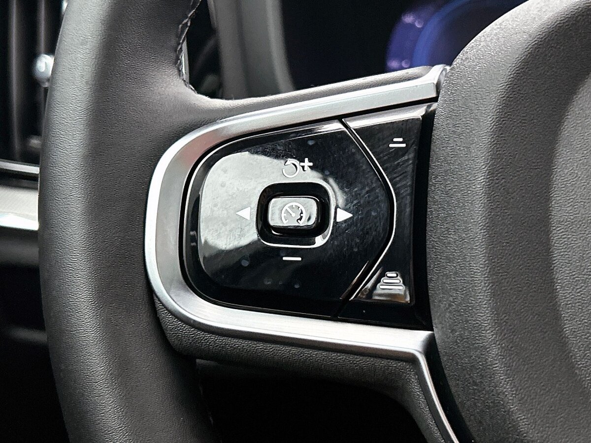 45850012 volvo v60 2 0 t6 awd plus dark pano dak trekhaak 79