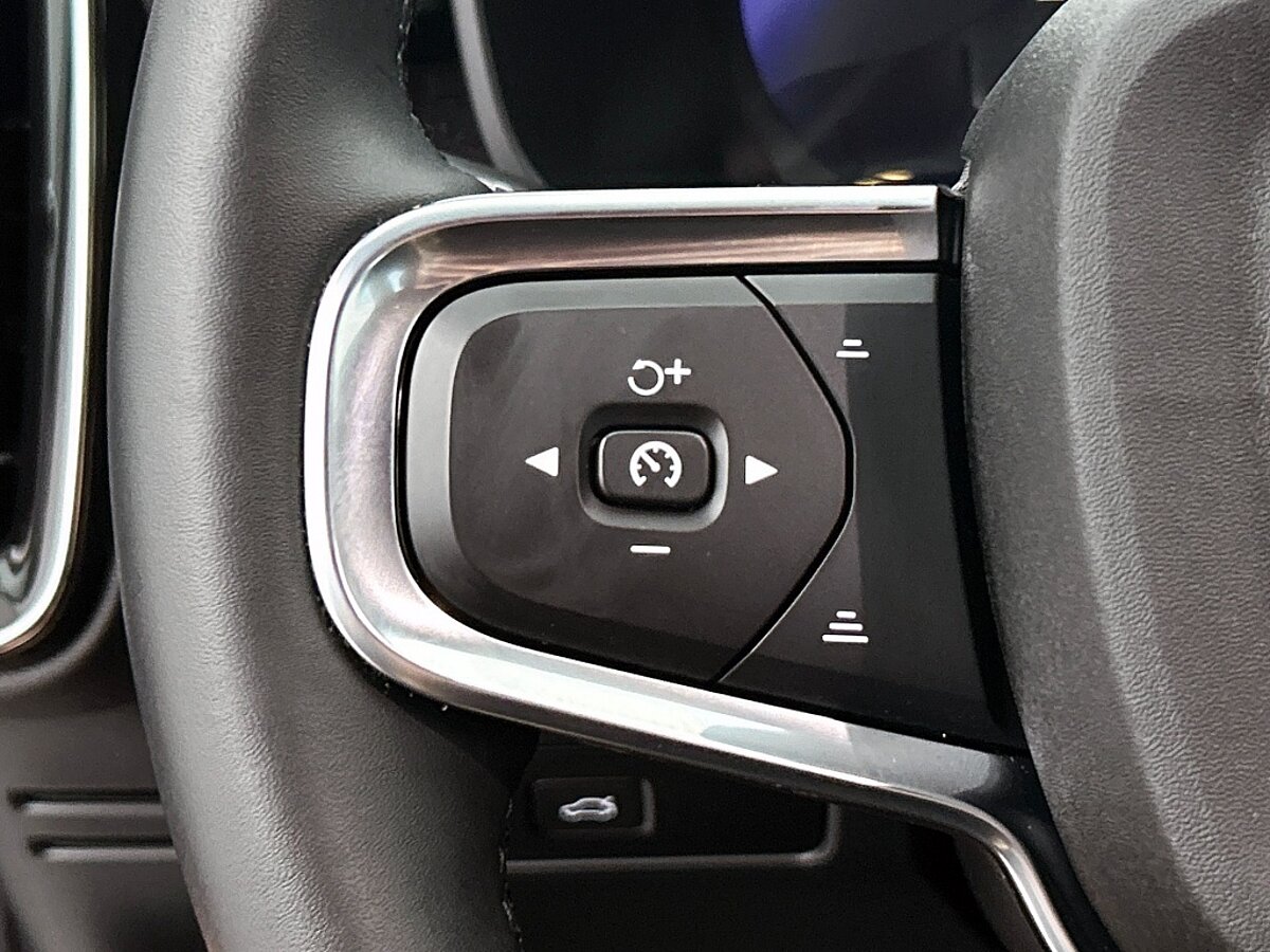 46101950 volvo xc40 recharge plus 70 kwh 39