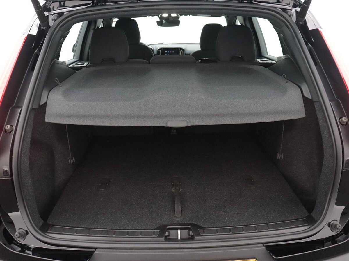 46647301 volvo xc40 recharge core stoelverwarming camera all season 39