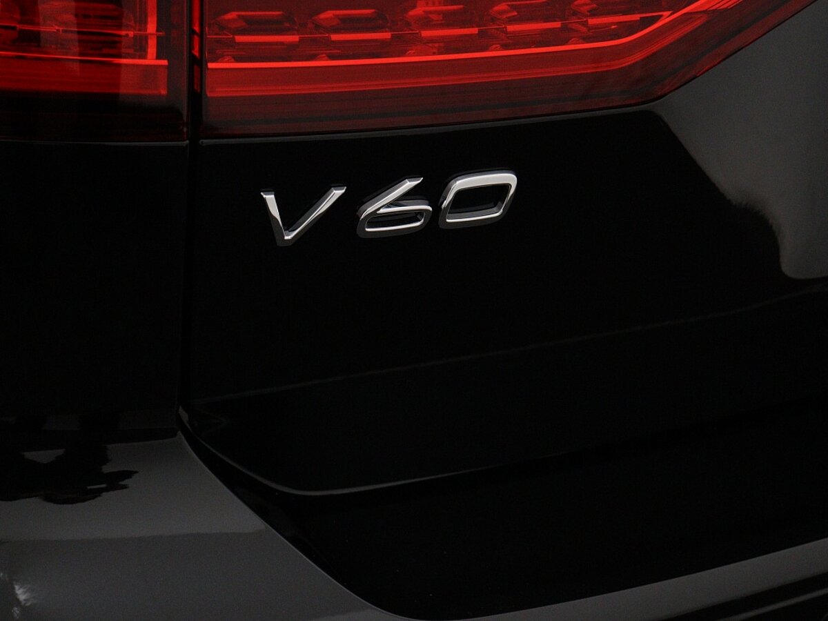 34314868 volvo v60 2 0 b5 cross country awd plus 45