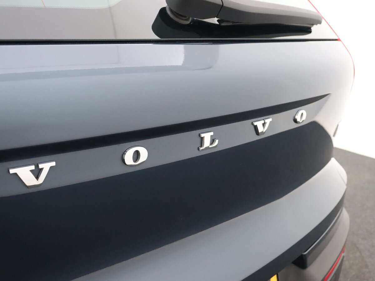 35487775 volvo xc40 1 5 t5 phev inscription panomama dak harman kardon leder 05dc35