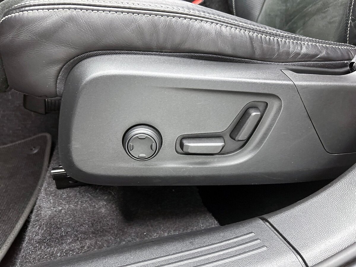 48084423 volvo xc40 1 5 t5 recharge r design 43