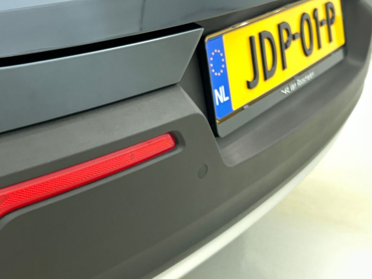 49484370 volvo xc40 1 5 t4 inscription h k getint glas pilot assist leder 05