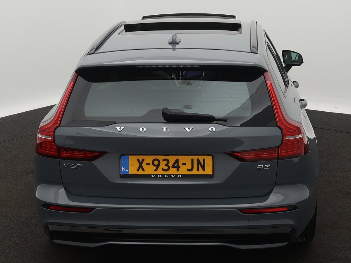 42420857 volvo v60 2 0 b3 plus dark panoramadak harman kardon trekhaak 360 9 08