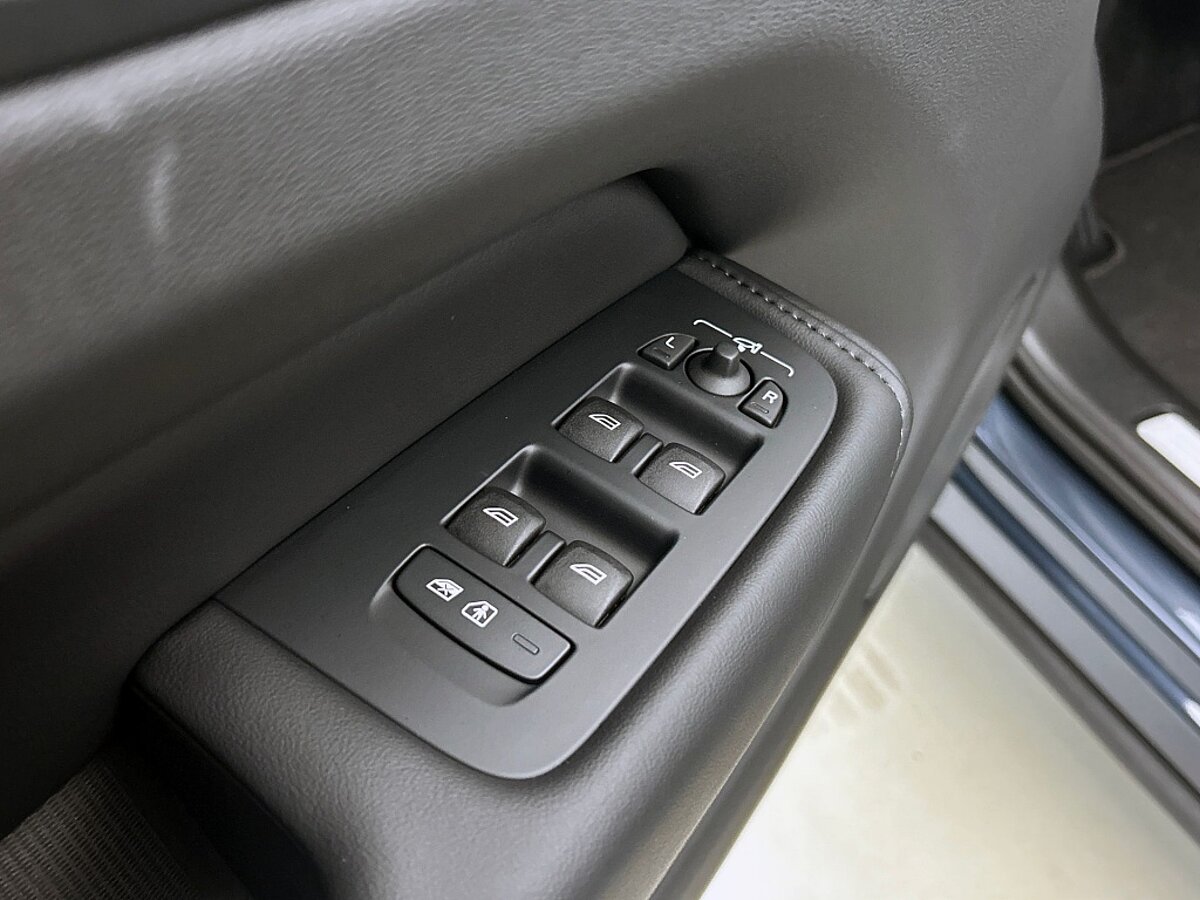 47517097 volvo xc60 2 0 t6 awd ultra dark leder panoramadak trekhaak 77