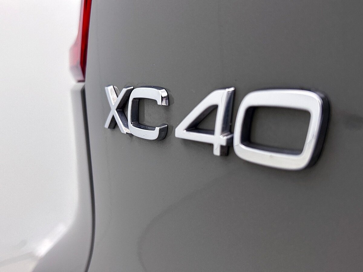 48948034 volvo xc40 1 5 t4 plug in hybrid core bright navigatie sensoren voor 03