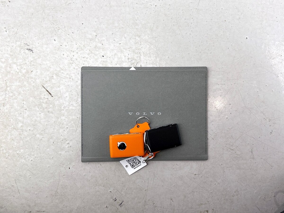 49427839 volvo xc60 t6 plus black edition nieuw voorraad onyx black nappa op 43