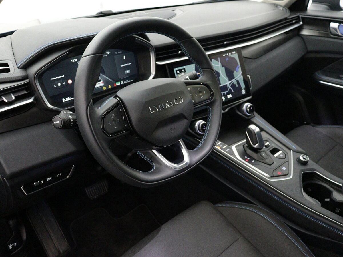 45240195 lynk co 01 1 5 phev panoramadak 360 camera adaptieve cruise control 5