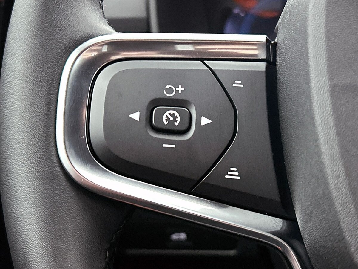 47544285 volvo xc40 2 0 b4 dark trekhaak blis memory seats h k 6 04