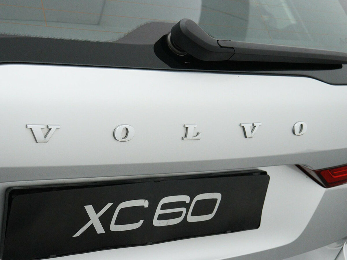 34254985 volvo xc60 2 0 t5 momentum blis parkeercamera alarm ef9412