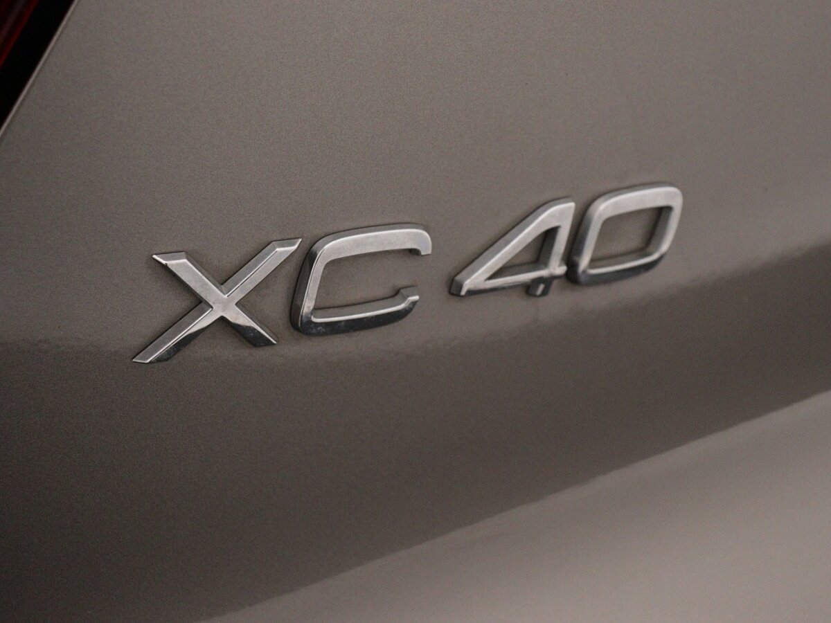44136153 volvo xc40 1 5 t3 inscription 28