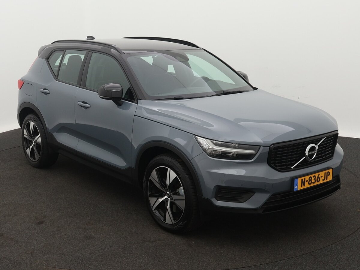 44247367 volvo xc40 1 5 t4 recharge r design 8 02