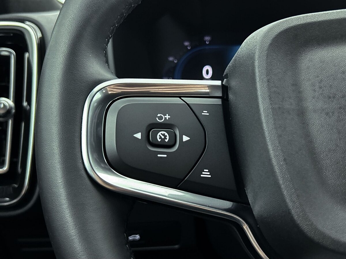 44900366 volvo xc40 2 0 b4 plus dark trekhaak dodehoek camera 79