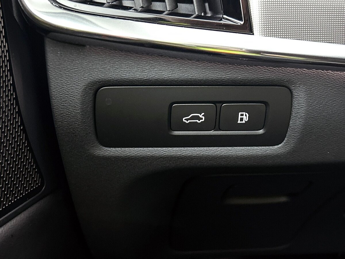 47270922 volvo v90 2 0 t8 awd uitra dark 14